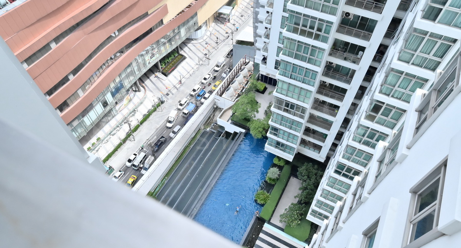 For rent 3 ベッドルーム condo in Khlong Toei, Bangkok