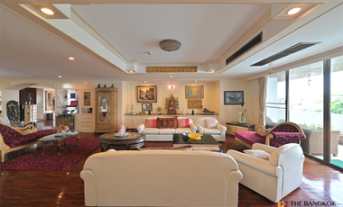 For rent 4 bedrooms condo in Watthana, Bangkok