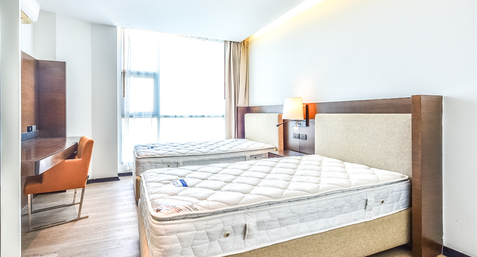 For rent 2 bedrooms condo in Sathon, Bangkok