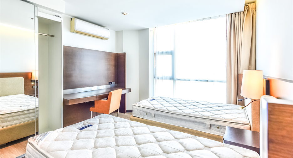 For rent 2 bedrooms condo in Sathon, Bangkok