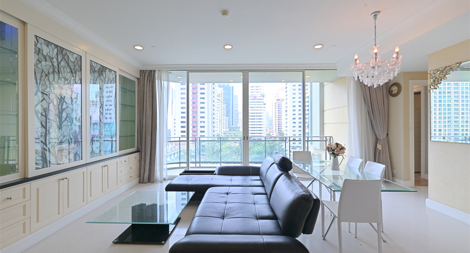 For rent 3 bedrooms condo in Watthana, Bangkok