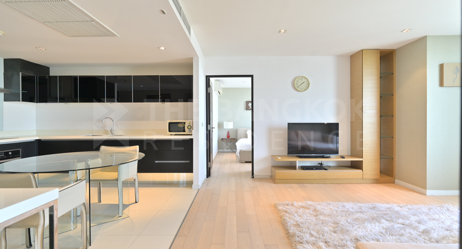 For rent 2 bedrooms condo in Watthana, Bangkok