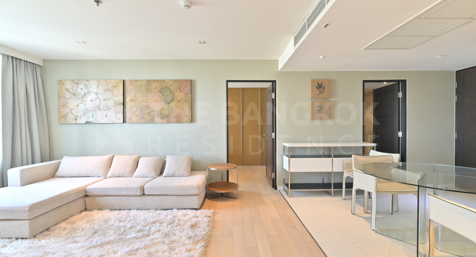 For rent 2 bedrooms condo in Watthana, Bangkok
