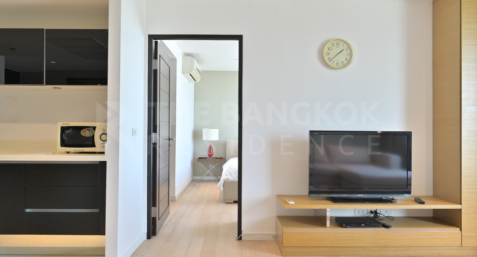 For rent 2 bedrooms condo in Watthana, Bangkok