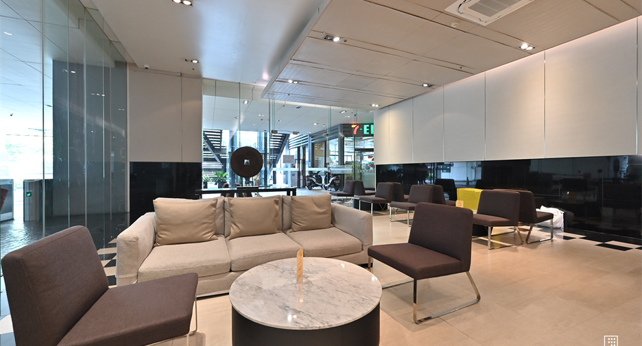 For rent 3 bedrooms condo in Watthana, Bangkok