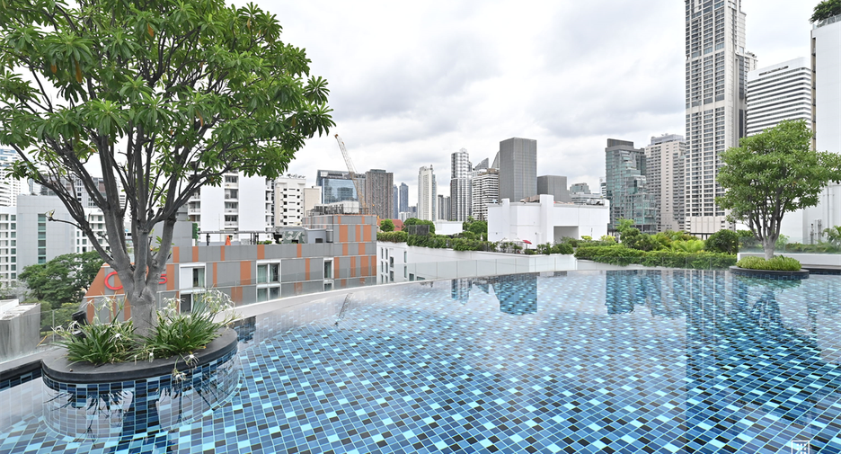 For rent 3 bedrooms condo in Watthana, Bangkok