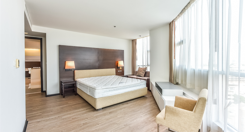 For rent 2 bedrooms condo in Sathon, Bangkok