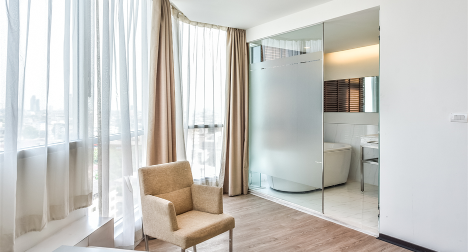 For rent 2 bedrooms condo in Sathon, Bangkok
