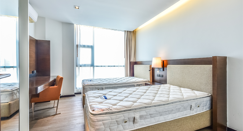 For rent 2 bedrooms condo in Sathon, Bangkok