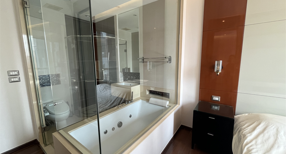 For rent 1 bed condo in Khlong Toei, Bangkok
