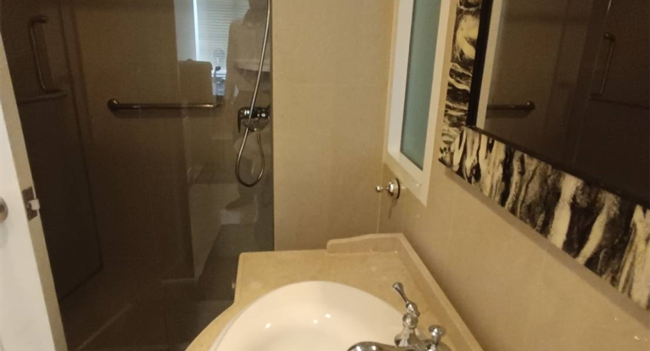 Condo en alquiler de 2 habitaciones en Khlong Toei, Bangkok