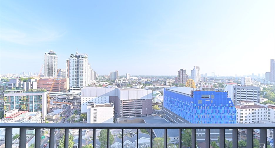 For rent 2 bedrooms condo in Watthana, Bangkok
