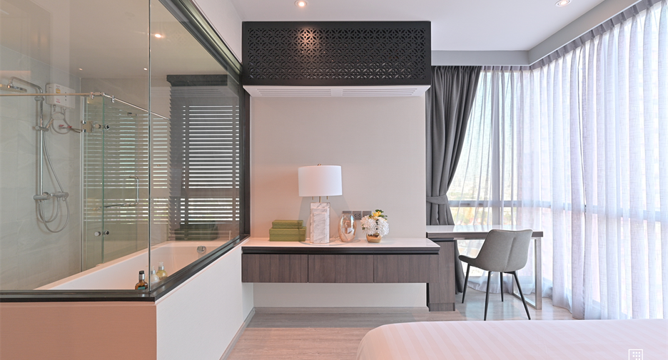For rent 2 bedrooms condo in Watthana, Bangkok