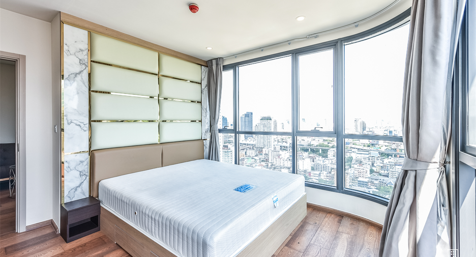À louer 2 chambres condo à Pathum Wan, Bangkok