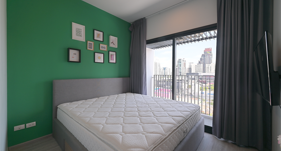 For rent 2 bedrooms condo in Watthana, Bangkok