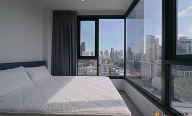 For rent 2 bedrooms condo in Watthana, Bangkok