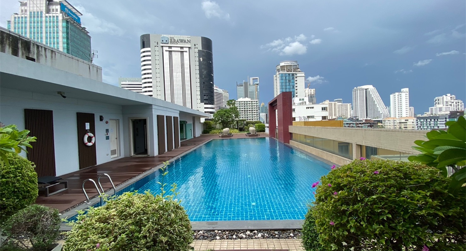 For rent 2 bedrooms condo in Pathum Wan, Bangkok