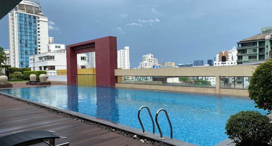 For rent 2 bedrooms condo in Pathum Wan, Bangkok