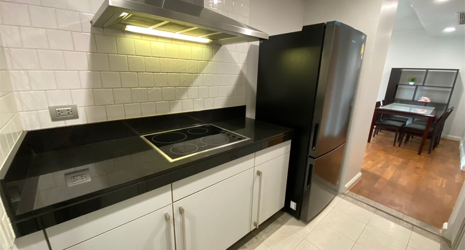 For rent 2 bedrooms condo in Pathum Wan, Bangkok