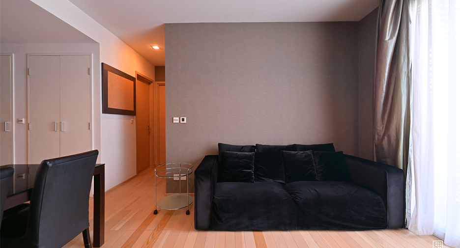 For rent 2 bedrooms condo in Khlong Toei, Bangkok