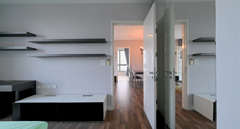 For rent 3 bedrooms condo in Phra Khanong, Bangkok