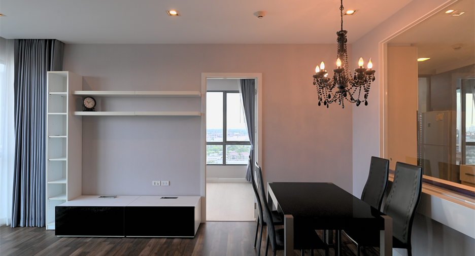 For rent 3 bedrooms condo in Phra Khanong, Bangkok