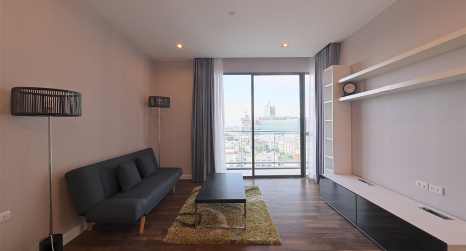 For rent 3 bedrooms condo in Phra Khanong, Bangkok