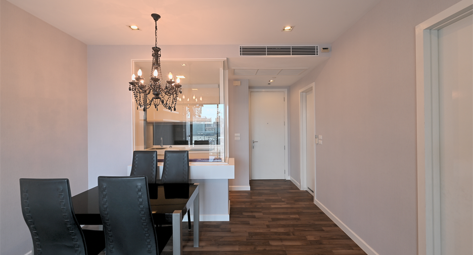 For rent 3 bedrooms condo in Phra Khanong, Bangkok