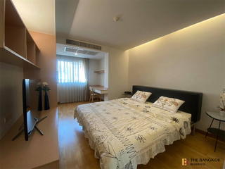 For rent 3 bedrooms condo in Phra Khanong, Bangkok