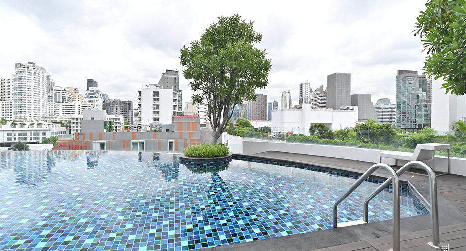 For rent 3 bedrooms condo in Watthana, Bangkok