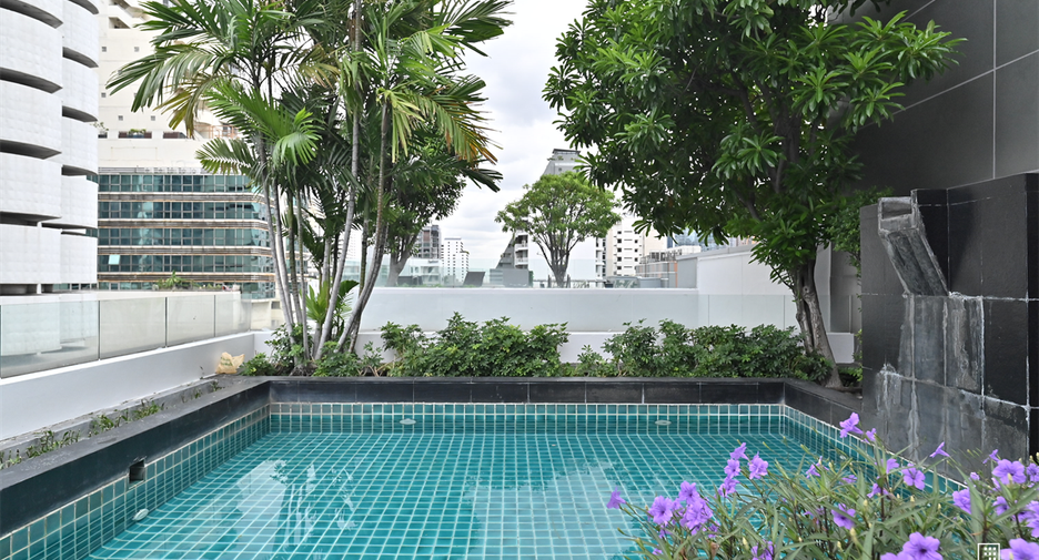 For rent 3 bedrooms condo in Watthana, Bangkok