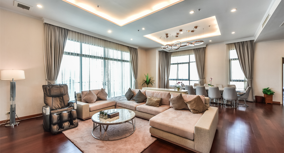 À louer 4 chambres condo à Sathon, Bangkok