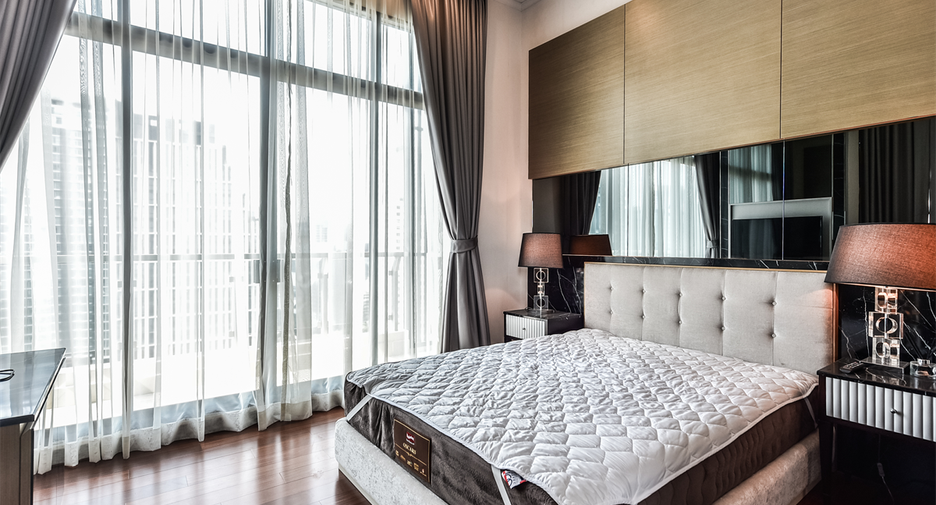 À louer 4 chambres condo à Sathon, Bangkok