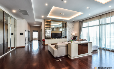 À louer 4 chambres condo à Sathon, Bangkok