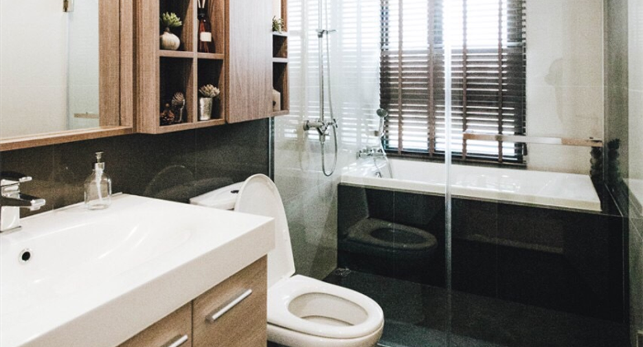 For rent 3 bedrooms condo in Watthana, Bangkok