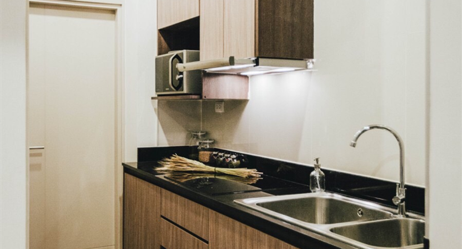 For rent 3 bedrooms condo in Watthana, Bangkok