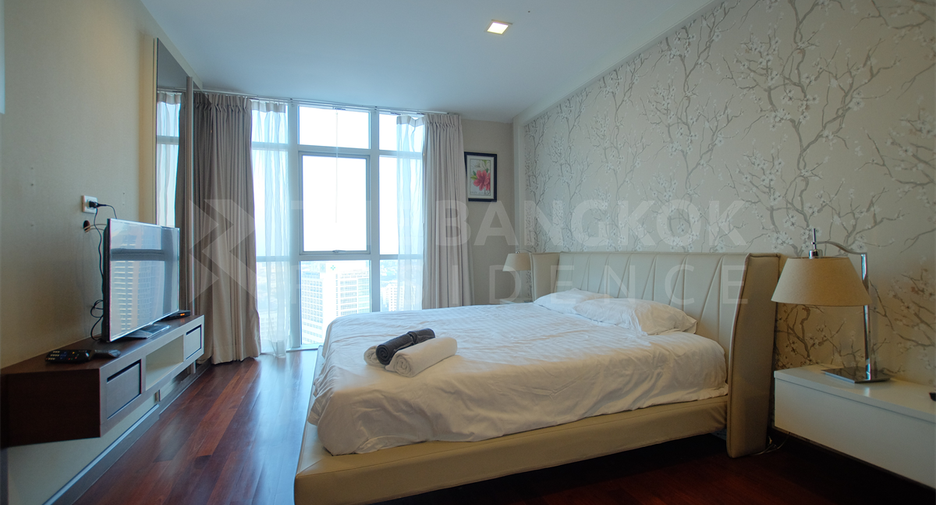 For rent 2 bedrooms condo in Khlong Toei, Bangkok