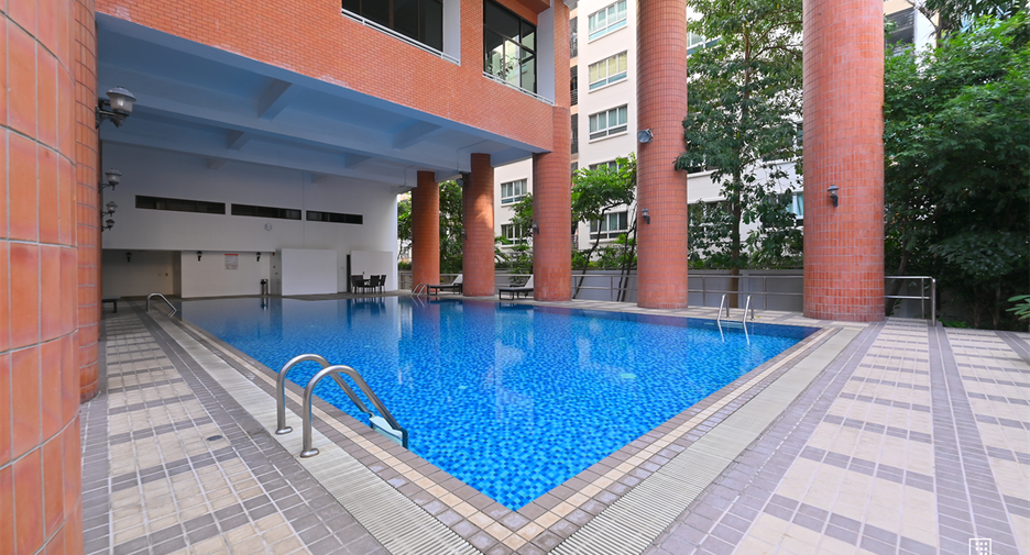 Condo en alquiler de 3 habitaciones en Khlong Toei, Bangkok
