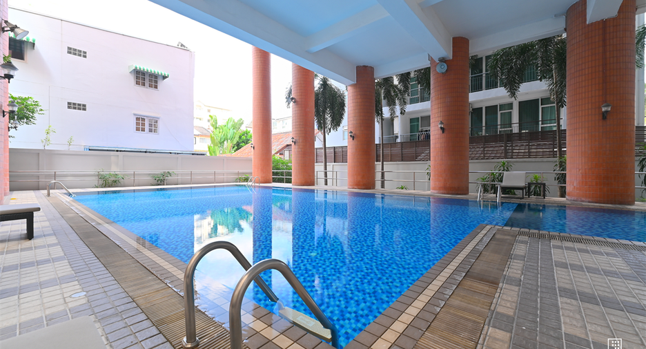 Condo en alquiler de 3 habitaciones en Khlong Toei, Bangkok