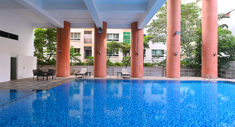 Condo en alquiler de 3 habitaciones en Khlong Toei, Bangkok