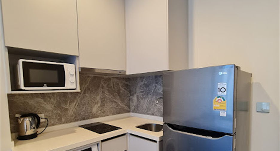 For rent 2 bedrooms condo in Bang Na, Bangkok