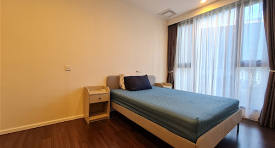 For rent 2 bedrooms condo in Bang Na, Bangkok