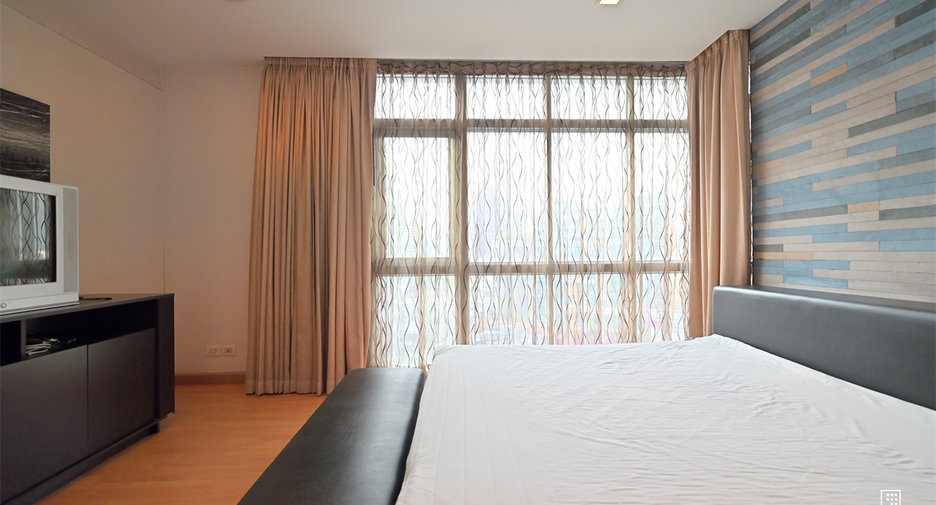 Condo en alquiler de 3 habitaciones en Khlong Toei, Bangkok