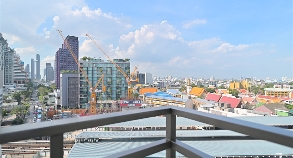Condo en alquiler de 3 habitaciones en Khlong Toei, Bangkok