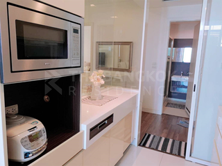 For rent 2 bedrooms condo in Phra Khanong, Bangkok