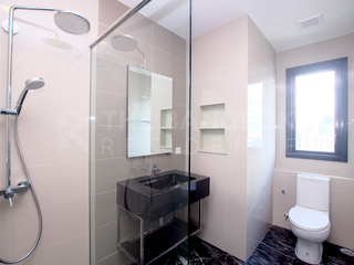 For rent 1 Beds condo in Khlong Toei, Bangkok