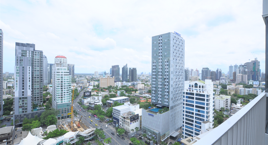 For rent 2 bedrooms condo in Watthana, Bangkok