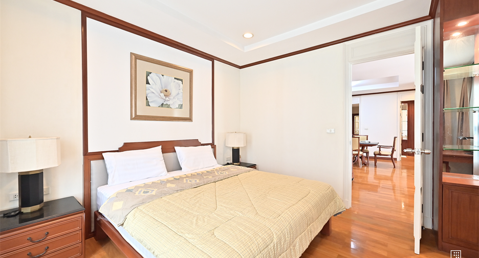 For rent 2 bedrooms condo in Khlong Toei, Bangkok