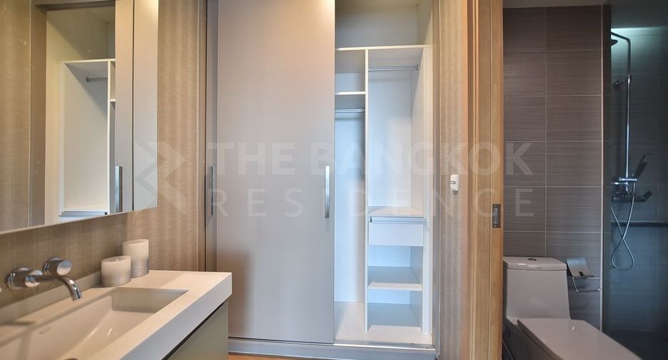 For rent 2 bedrooms condo in Khlong Toei, Bangkok