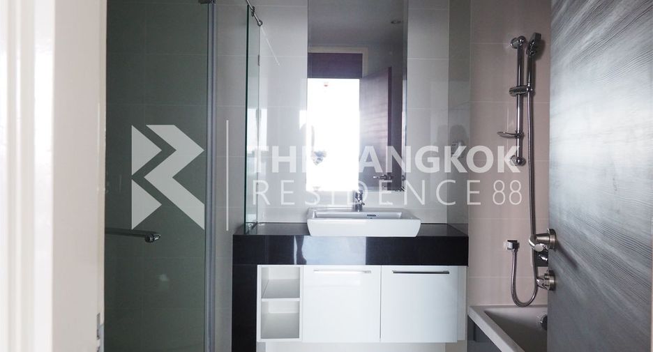 Wohnung zur Miete mit 2 Zimmer in Yan Nawa, Bangkok
